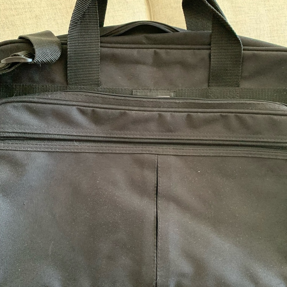 Lucas Black Men's laptop bag several pockets, zipper, adjustable strap like new - Picture 3 of 9